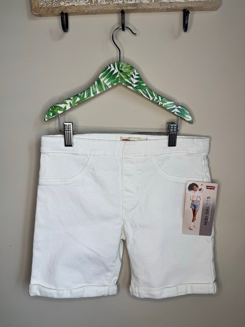 Levi's Midi White Pull On Shorts sz 14